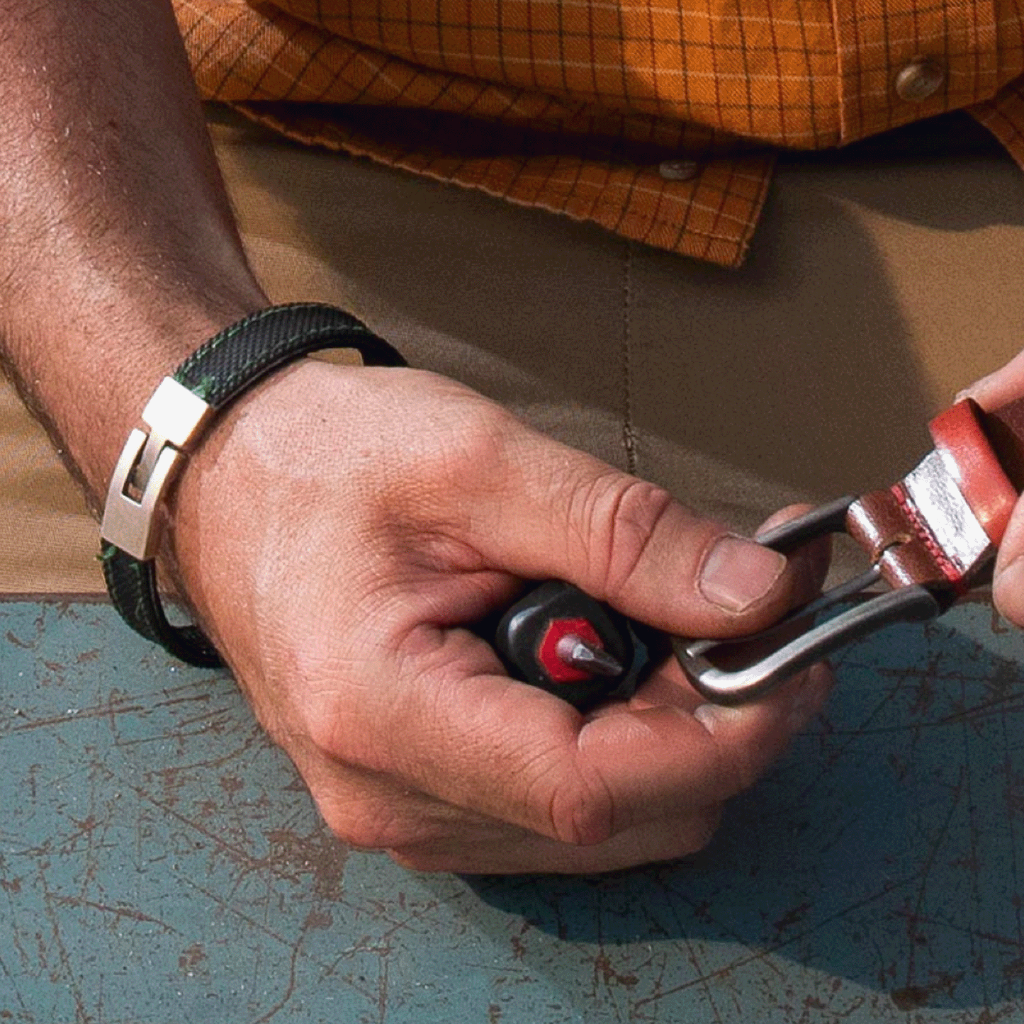 HERREN ARMBAND recycelten Rennradreifen hergestellt